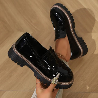 Victoria – Platform Patent Loafers